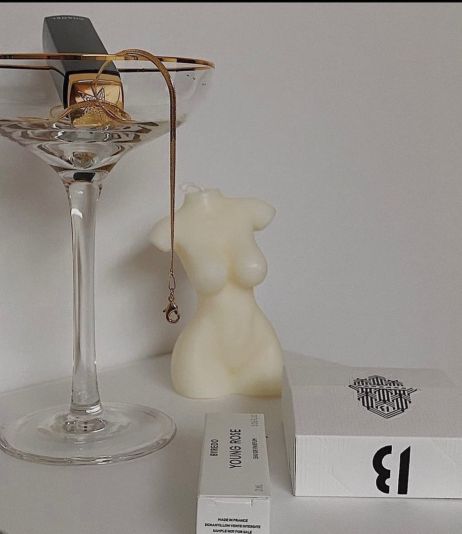 Weekend essentials ✨. Captured by @beauty___necessaire 

#oreliajewellery #justaddjewellery