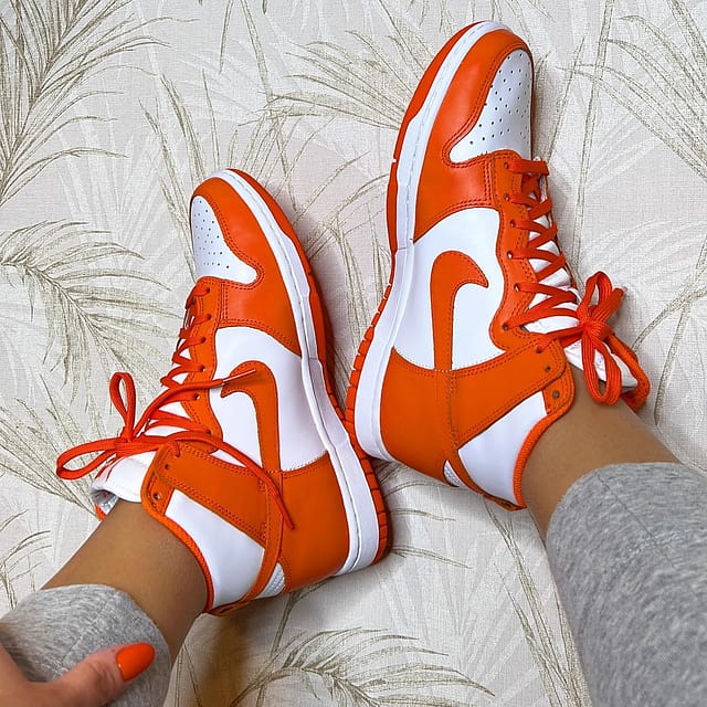 🍊 matching my nails 

#nikedunk #syracuse #wethenew