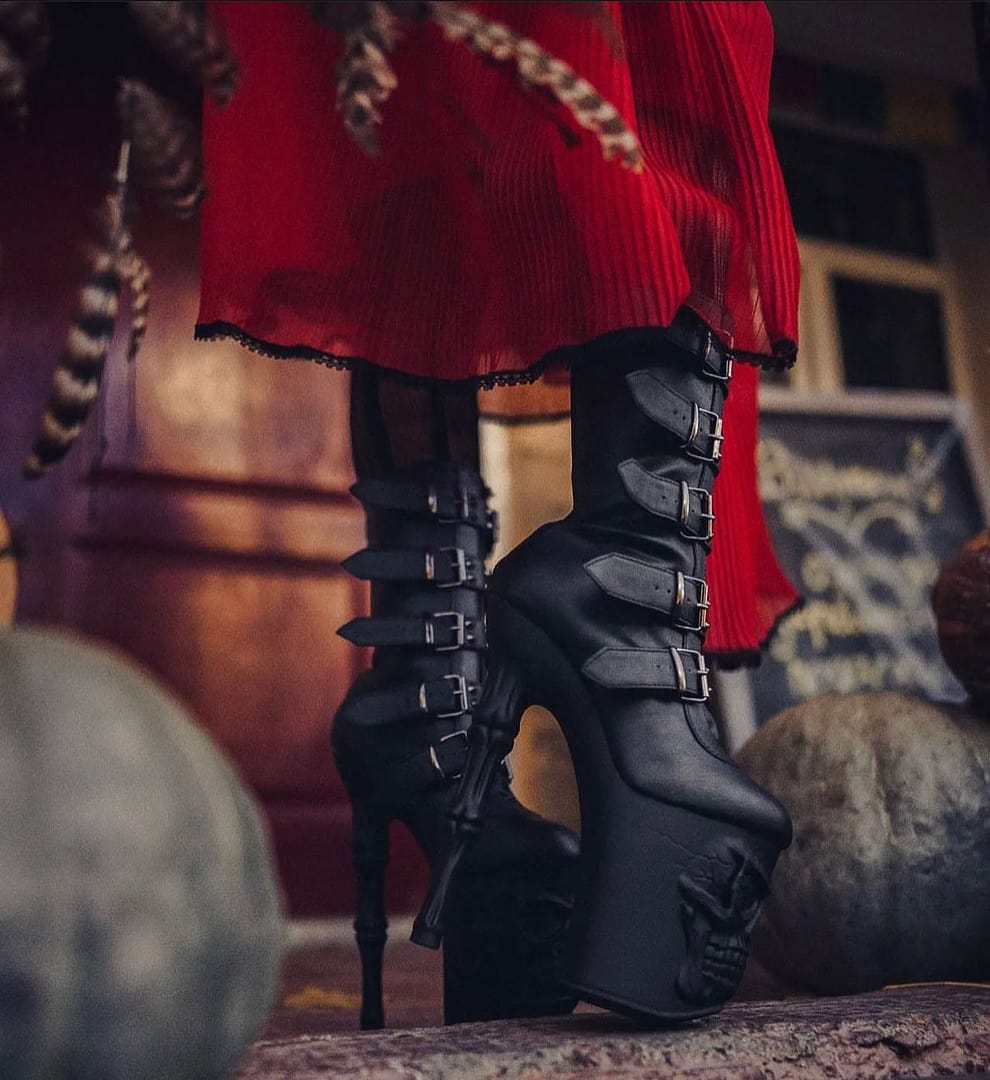 DEMONIA PLEASER 箱付き s-l400.jpg