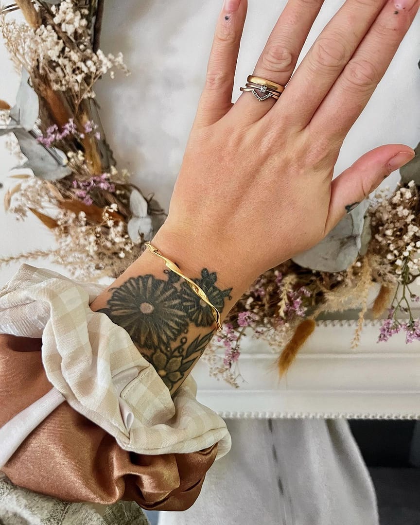 #ad

My oreliajewellery everyday staple jewellery piece 🤍

This beautiful ribbon twist bangle can be worn everyday, adding a subtle bit of glam to any outfit.
Use my code OLIST-H827 for discount 🤍

oreliajewellery #InOrelia #JustAddJewellery #TheOList