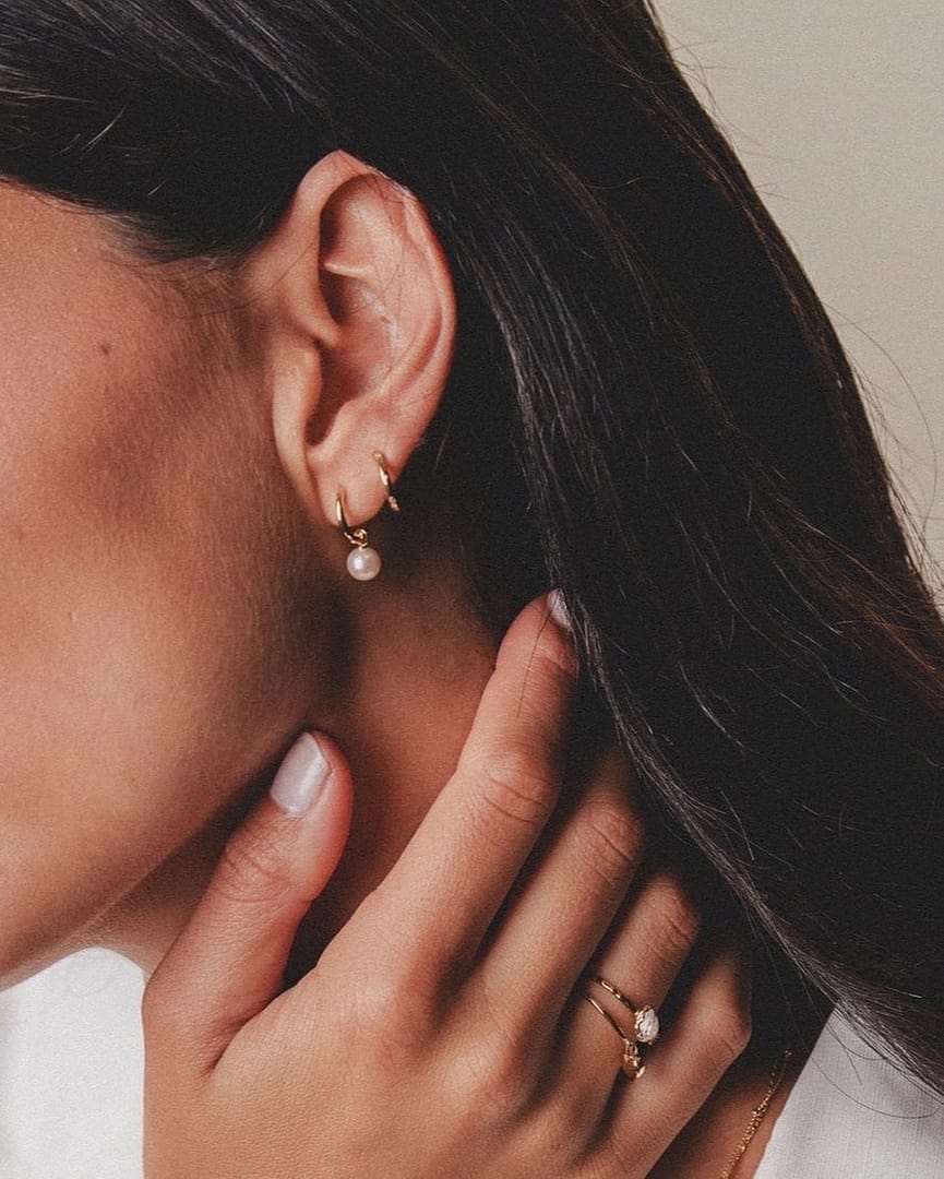 It's ✨giving✨ quiet luxury. The perfect dainty details to add to your minimalist jewellery collection. Shop new in LUXE