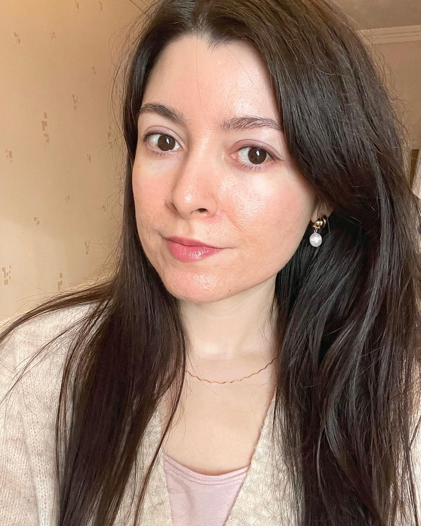 My Winter Style with Orelia

Accessorising with 
〰️ Fine Wave Chain Necklace
🐚 Cocoon Pearl Drop Earrings

Both from Orelia. I love how dainty these pieces are!

Use code OLIST-B5CV for 15% off your next order ✨
 
My top tip is layering: I love wool knitwear and this alpaca blend one from H&M is super lightweight but warm. Worn over Uniqlo thermals which are also super comfortable and feel like a second skin!

*Gift oreliajewellery #inorelia #justaddjewellery #theolist