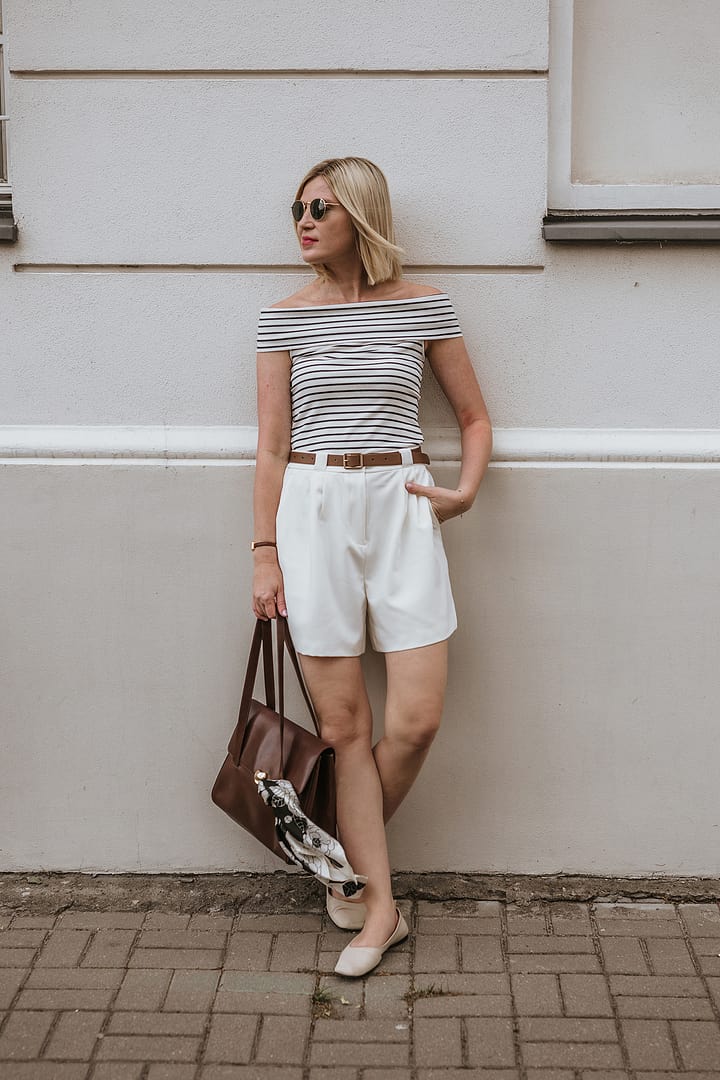 あみ【自宅試着のみ】Carette Belted Twill Short White Loose A-Line Shorts With Belt – GOELIA