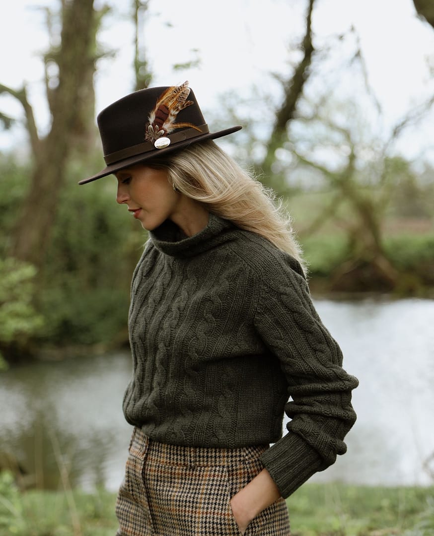 Dark brown fedora hat hotsell