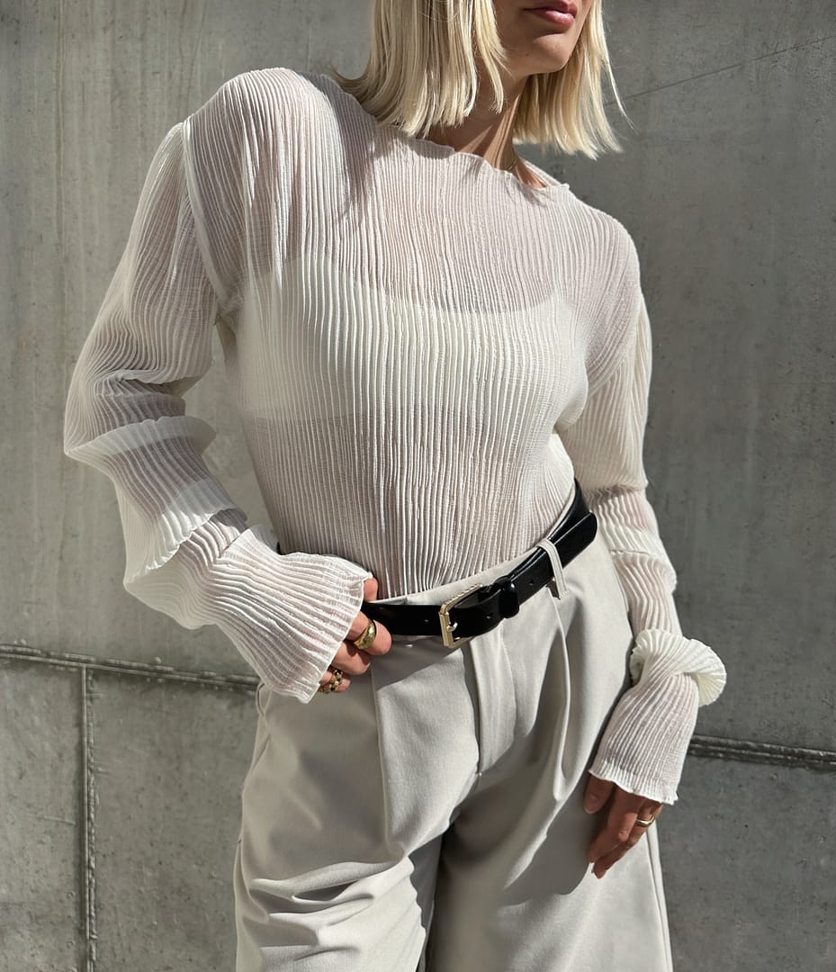 Ameri（アメリ）の「VOLUME SLEEVE SHEER KNIT TOP（ニット