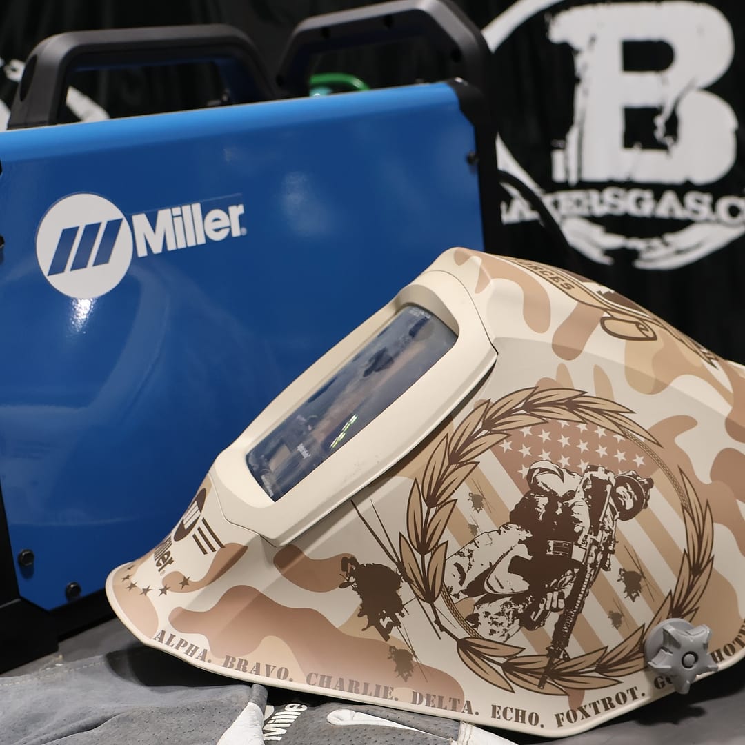 オマケ　REBORNアニカフェ Miller Digital Infinity Welding Helmet w/ ClearLight 4x Lens