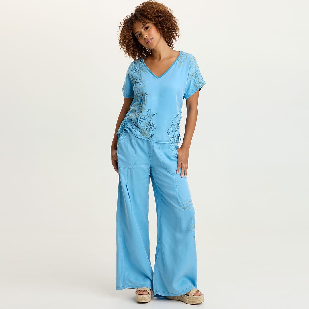 Embroidered Dashell Tencel Twill Adjustable Side Cord V-Neck Short