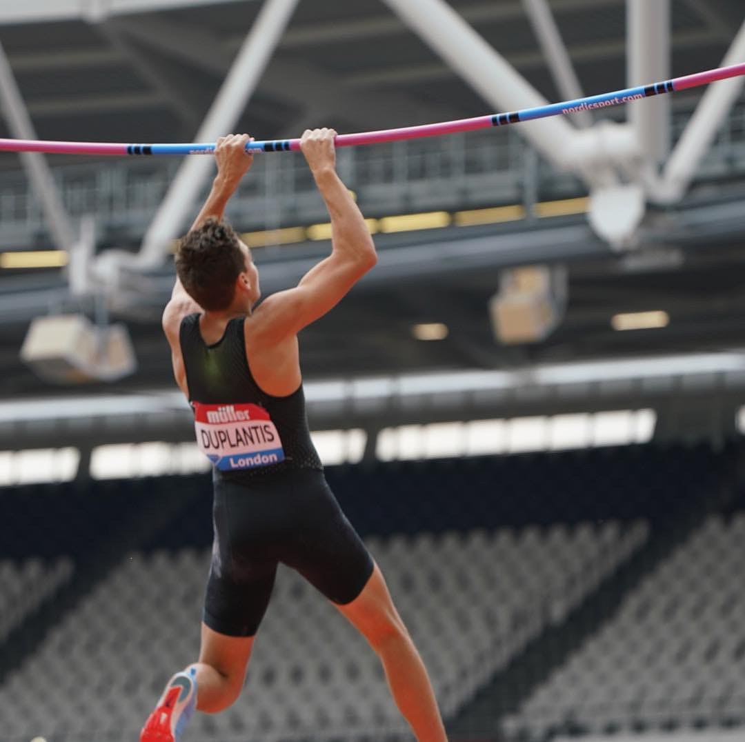 3 700+ Barre De Saut à La Perche Photos, Taleaux Et Images Libre De Droits - IStock