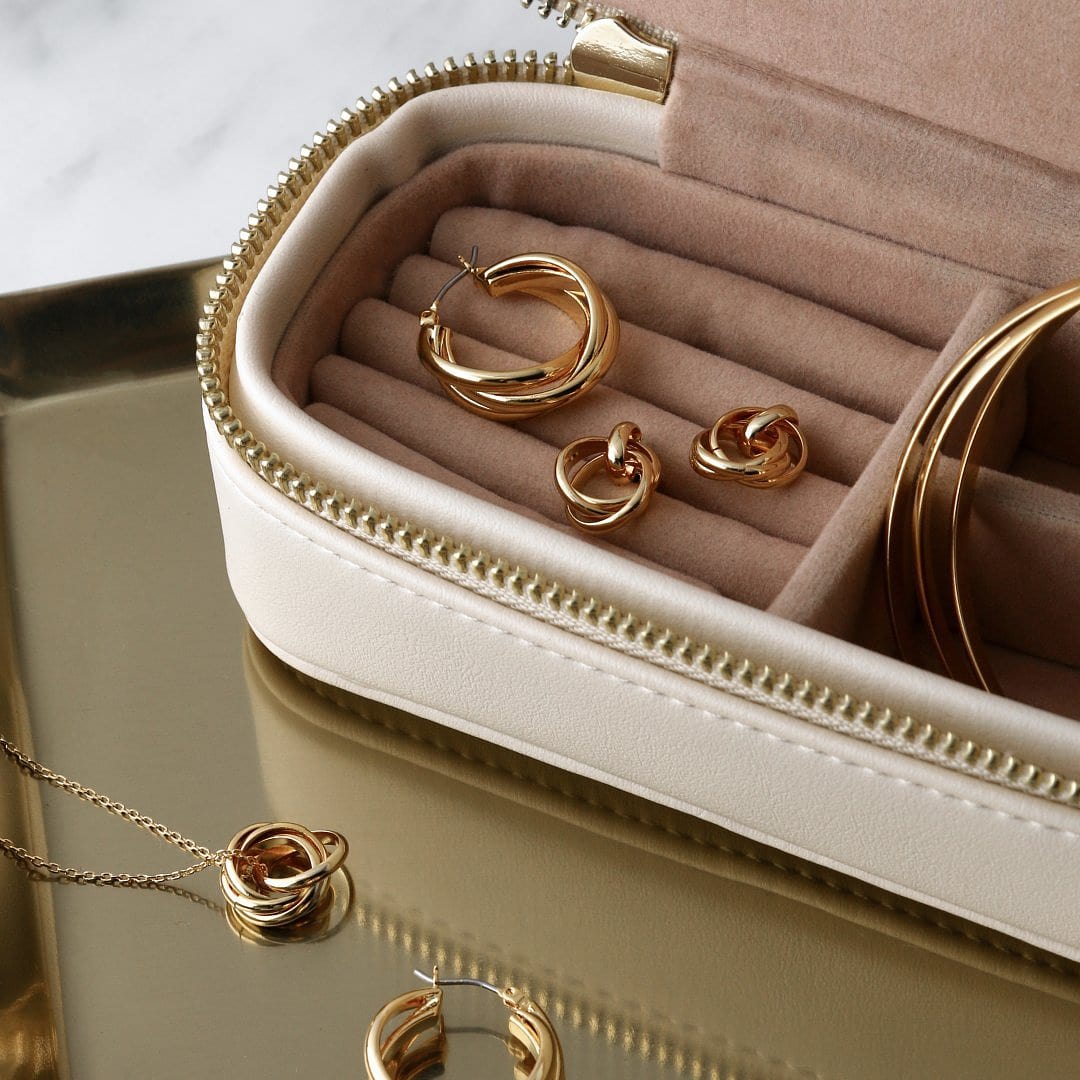 Weekend's spent organising.
Don't forget to use code: 25JS for 25% off all Jewellery storage.
Offer ends 1st March
Tap the link in bio to shop
#OreliaJewellery