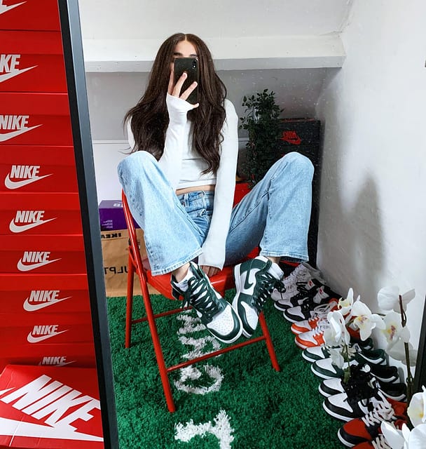 Snkrs day #snkrsday #snkrskickcheck #snkrsapp #dunk #dunkhigh #sneakerhead #sneakerheads #sneakers #sneakersaddict #sneakeraddict #sneakernews #sneakerfreakerfam #wethenew #complexsneakers #complexkicks #bruxelles #belgium #london #japan #restocks #swooshgang #swooshgirls #nike #kicks #traffygirls #traffyqueens #fashion #fashionblogger #klektwomens #fitsonpoint