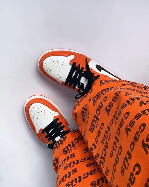Halloween vibe 🎃⠀⠀⠀⠀⠀⠀⠀⠀⠀
Retrouvez la Air Jordan 1 Low OG Starfish (Shattered Backboard) sur wethenew.com⠀⠀⠀⠀⠀⠀⠀⠀⠀
📸 @charlottewhybrow