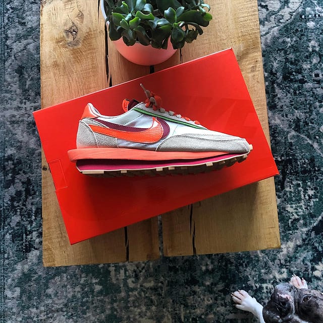 🍊/ Sacai / 🍂
(Un intrus s’incruste sur la photo) 🐶
.
#home 📍
.
#mood #igersnantes #france #potd #picoftheday #igersfrance #igers #sacai #clot #igsneakerscommunity #nike #sneakers #lsdls #shoes #shoesaddict #likeforlikes #instalike #like4likes #sacaildwaffle #waffle #sneakersaddict #stockx #hypebeast #hype #nikesacai #goodmorning #frenchbulldog #plants #sacaiclot 
sacaiofficial clot nike plantsandsneakers 🧧