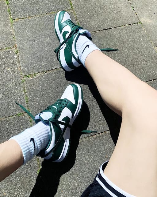 In my garden 🍃🌳🌱🌿🌲 #sneakeroftheday #sneakerhead #sneakerheads #sneakers #sneakersaddict #sneakeraddict #sneakernews #sneakerfreakerfam #dunk #dunklow #dunkspartangreen #wethenew #bruxelles #belgium #kickstagram #kicksonfire #kicks #kicksdaily #complexsneakers #complexkicks #snkrskickcheck #nike #nikedunk #detout_et_derien