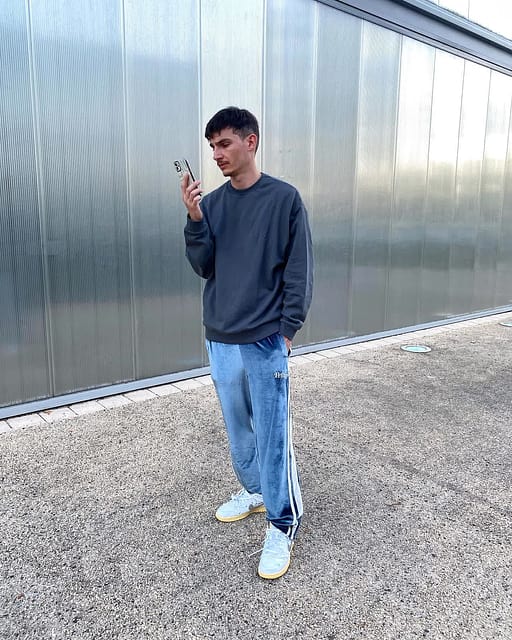 ⏮⏸⏯ 
Il paraît que si tu likes et commente ça augmente le karma de Win pour les deux Concours Sneakers de cette semaine 🤷🏻‍♂️ 

•Crewneck : asos
•Jogging : baroquegalleria 
•Sneakers : Dunk low x Off-White lot 01/50