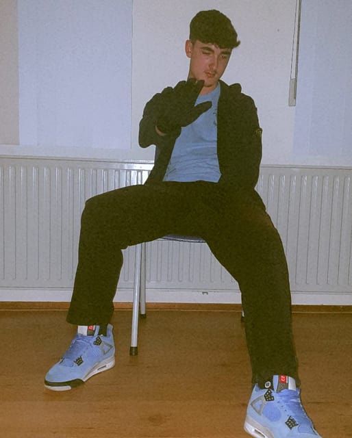 🥷
.
.
.
.
.
.
.
.
.
.
.
#wethenew #caminotv #stoneisland #jordan4