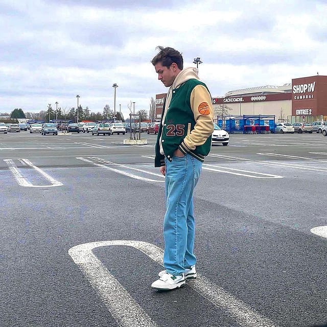 🌲🌲
.
.
.
#newbalance550 #newbalance #varsityjacket #aestheticfashion #caminotv #wethenew #wethemovement #vintageclothes #zara #baggyjeans #outfitdujour