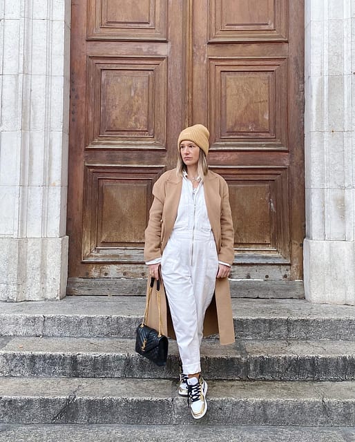 La combi du samedi en espérant que vous avez passé un bon lundi?

#tenuedujour #lookdujour #combinaisonpantalon #lacombicestlavie #airjordan1 #baskeststyle #passioncombi #tenueblanche #manteaucamel #bonnetcamel #yvessaintlaurentbag #manteauzara #ideelook #ideetenue #igstyleblog #blogoannecy #annecy