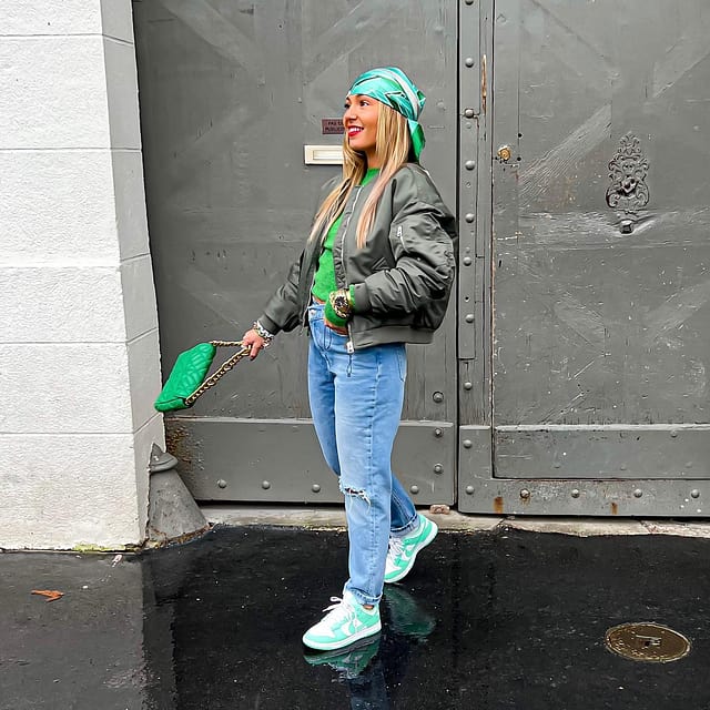 💚Green touch 💚
#outfitfortoday#greentouch#streetstyleinspiration#greenoutfit#luvdenim#winteroutfitideas#streetwearaddicted#sneackersaddict#outfitgirl#ootdstreetwear