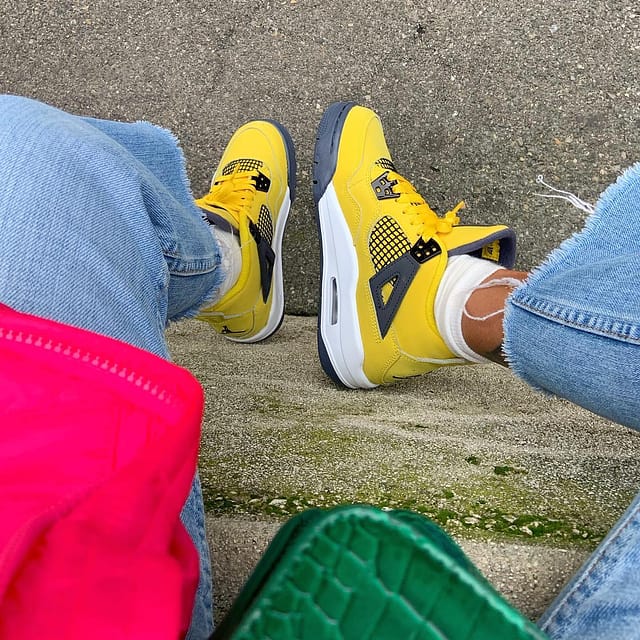 Air Jordan 4 Retro Tour Yellow (Lightning)