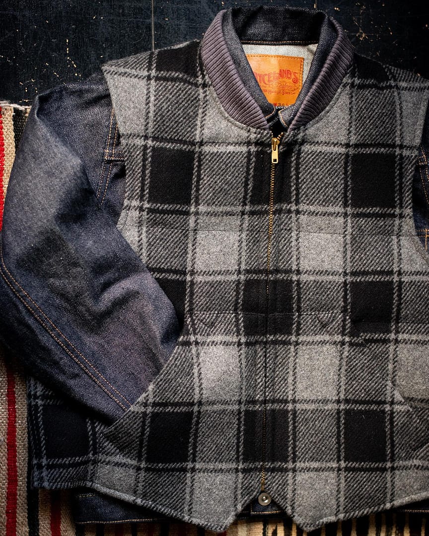 ジャケット・アウター bargiee TARTAN DOWN VEST Burberry Check reversible down vest in multicoloured