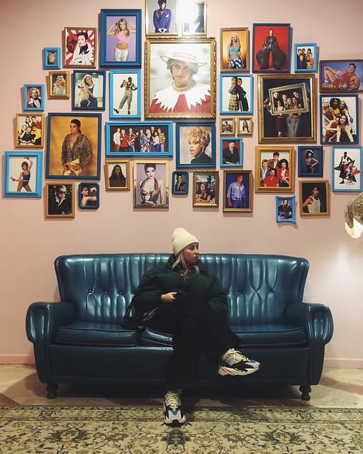 80 años de vida en estos días ❤️‍🩹 
La última foto es la mejor de todas 🥹💖
. 
.
.
#nike #nikesportswear #fanatikicks #modernnotoriety #hypebeast #highsnobiety #nicekicks #hypegoes #wavefr #klektsneakers #sneakrsonthedaily  #snkrskickcheck #footlocker #footlockereu #fitsonpoint #streetwearcathedral #streetwearfits #fitspalace #wethenew #allstreetwear #klektwomens #fitspiration #courir #zalandostreet #zalandostyle #contentcreator