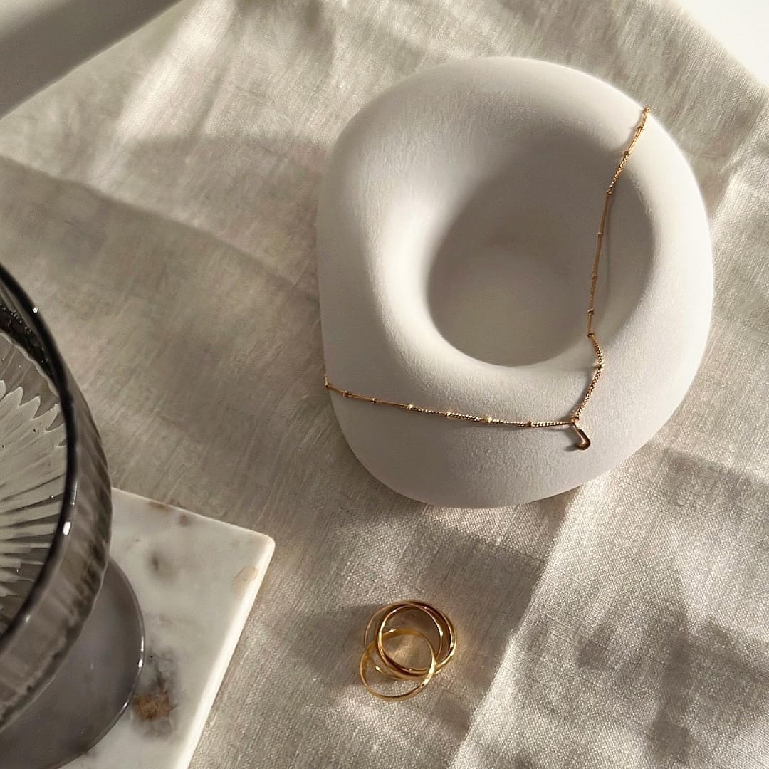 D e t a i l s ☁️

AD- Obsessed with my new pieces from oreliajewellery anddddd I’ve got a discount code to share with you all that gets you 15% off! 

OLIST-0509

#theolist #flatlayphotography #aestheicphotos #goldjewellery #neutralpalette #minimalstyledaily #minimalmood #bankholidayweekend #neutralaesthetic 

Jewellery | minimal style | beige aesthetic | accessories