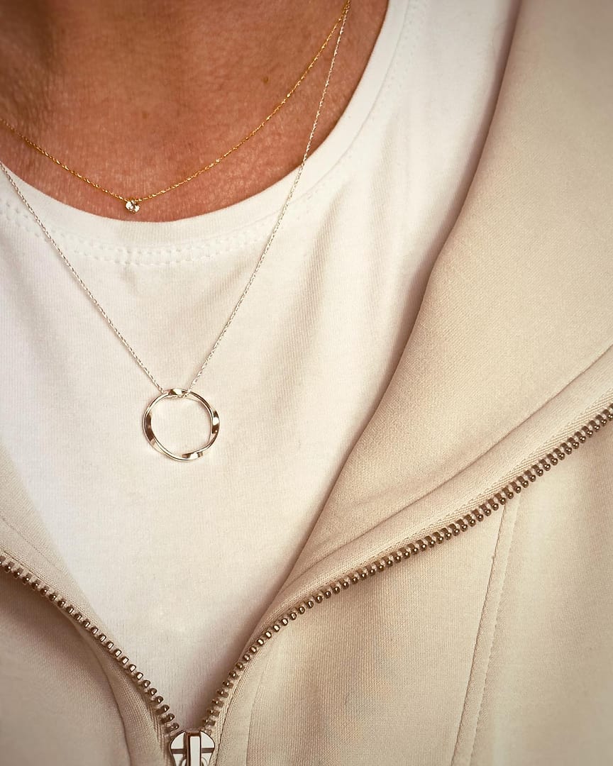 The Perfect Match ⭐️💛🩶

⭐️Affiliate link in my Bio ✨

oreliajewellery 

#oreliajewellery #inorelia#fashion #olist #styleinspiration