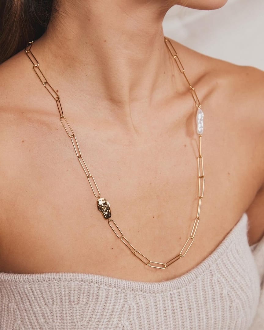 Which necklace stack are you? Get FREE DELIVERY this weekend only, no code needed ✨