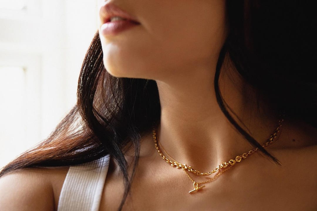 Orelia’s new collection Connection just launched and they kindly gifted me these beautiful pieces. 
I absolutely love the hints of texture, symbols & stones in this collection. I am all for simple and chic jewellery that I can wear everyday, whether its the school run, coffee with friends or a date night.

Also anyone else eyeing up the heart pieces for Valentines day 🫶🏼 🙋🏻‍♀️ 
oreliajewellery