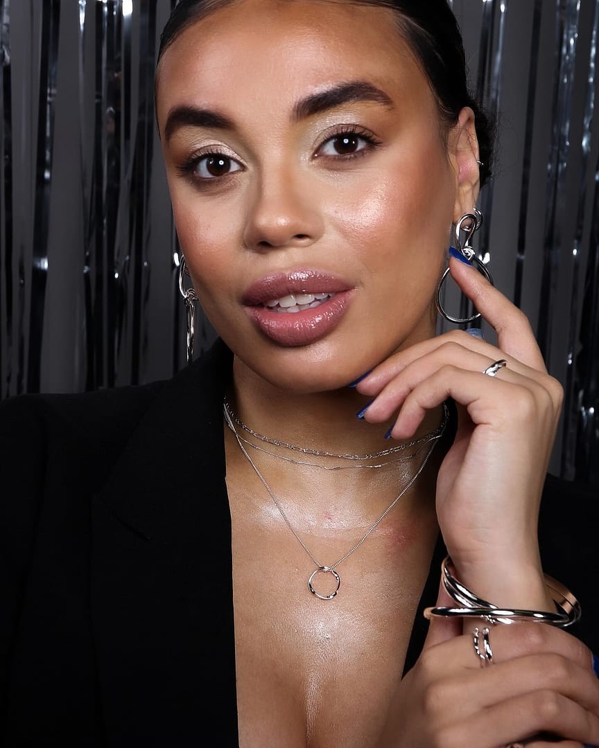 More 🤍 I’ve got so much content to post thanks to my amazing models❤️ charissjk oreliajewellery makeupbycaryshardwick