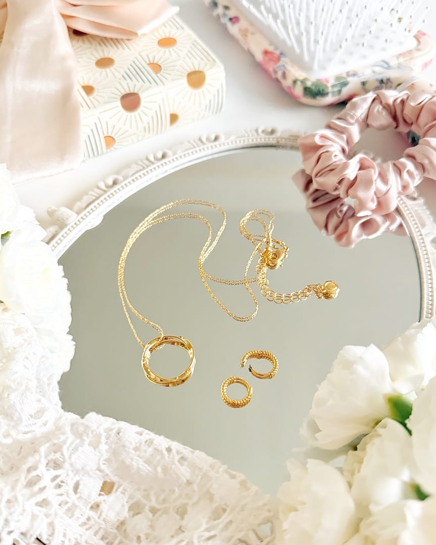 ✨ AD || TIMELESS TREASURE || 15% OFF: OLIST-8NB5 ✨ 

Whether you’re looking for a subtle piece to complete your workwear, or a bold statement piece for the weekend, Orelia Jewellery is perfect for adding the final finishing touches to your outfit! 💍

15% off Orelia Jewellery with code “OLIST-8NB5” 👉🏻 https://community.orelia.co.uk/s/cinmi 🛍️

PS, with Valentine’s Day around the corner, it’s time to drop your hints to your partner! 👀

🏷️ oreliajewellery #InOrelia #JustAddJewellery #TheOList #Orelia #OreliaJewellery #NecklaceOfTheDay #GoldNecklace #Accessorising #DailyFashion #WinterLook #BBloggersUK #UKLifestyleBlogger #JewelleryTrends #Jewellery

Valentine’s Day gift idea | Gift for her | 18k gold plated jewellery | tarnish free necklace | long-lasting affordable jewellery | Orelia discount code