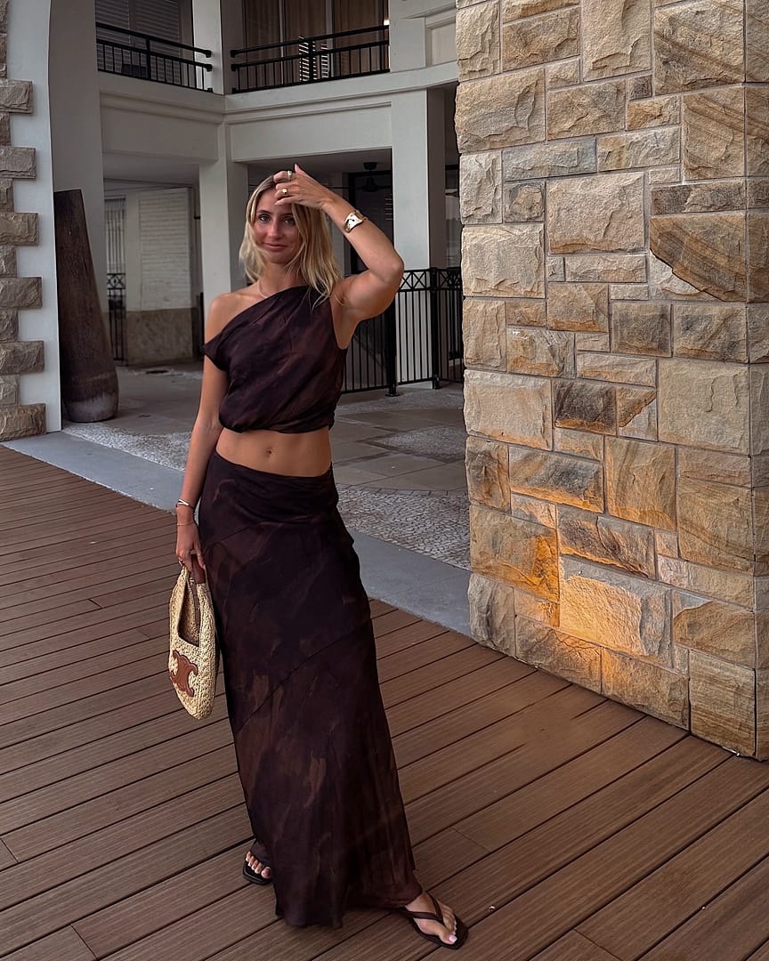 “Never leaving” as I pack my case to leave…
Set dissh 
New Mayfair Collection from oreliajewellery 
*gifted
.
.
.
.
.
#dissh #holidayfits #holidayoutfit #vacationfit #minimaloutfits #neutralfits #minimalstyle #allbrownoutfit #whitsundays #goldjewellery #jewelry