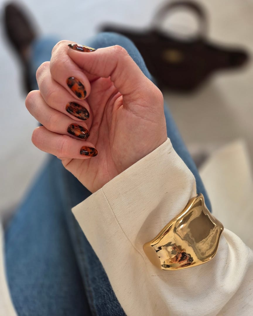 Fresh nails, fresh energy 💅🏻

Jewellery - oreliajewellery 

Use code

OLIST-FCKJ

For 15% off

#theolist #inorelia #justaddjewellery #oreliajewellery #nailedit #nailday #tortoiseshell #tortoiseshellnails #ɴᴀɪʟɪɴsᴘᴏ #tortoiseshellnailart #ɢᴏʟᴅᴊᴇᴡᴇʟʟᴇʀʏ #brownsuede #springlooks #springstyle #everydayspringfashion
