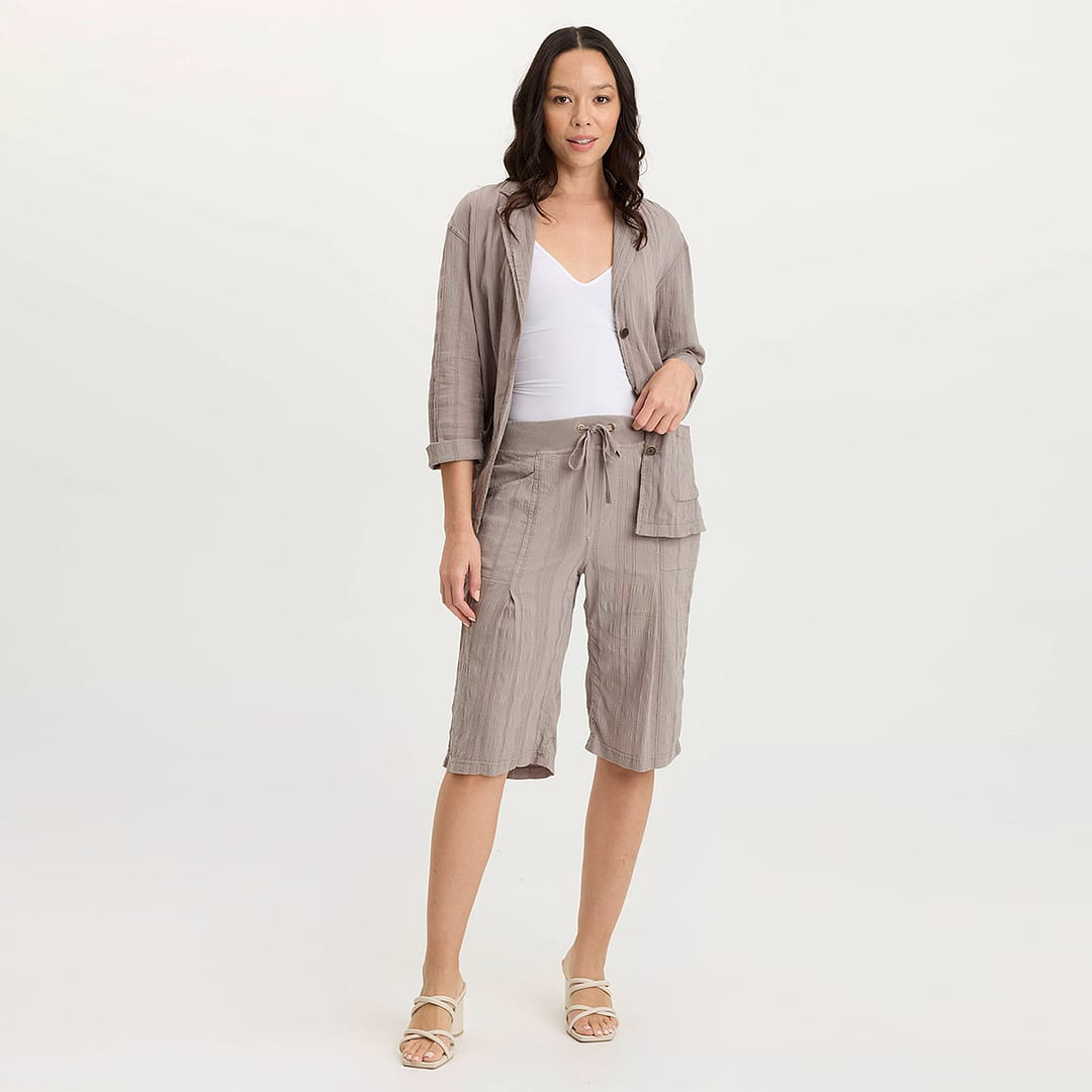 ボトムスその他 MVP WARDROBE Cotton and silk bermuda shorts MVP WARDROBE Cotton And Silk Bermuda Shorts in Natural | Lyst