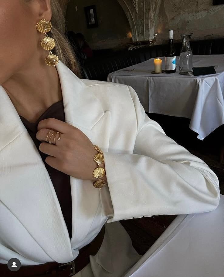Seashell Styling 🐚 from oreliajewellery NEW Cote D’Azur Collection 🌞

Get ready for summer’s golden hour in this luxurious jewellery collection…✨✨✨

rachlondon looks perfection in this collection inspired by the French Riviera 🌊

Shop the collection now online & in store! 
www.villageboutique.co.uk