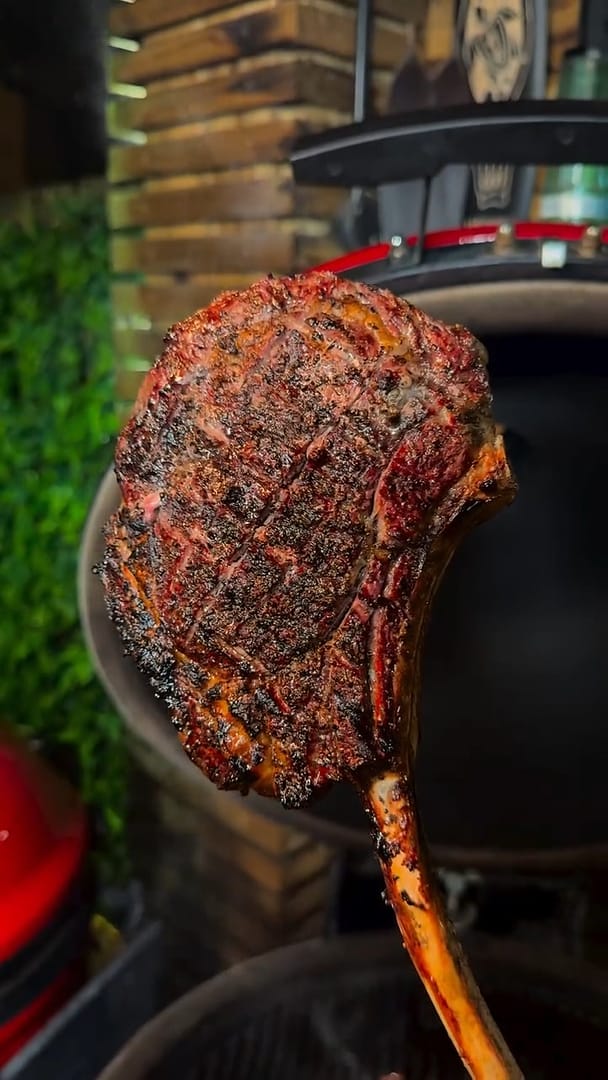 Big Block XL Lump Charcoal 20lb bags --- Bulk - Kamado Joe